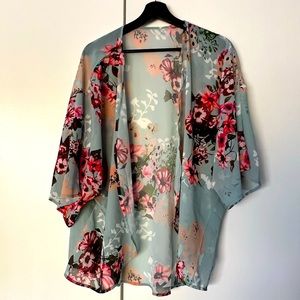 Short sleeve kimono